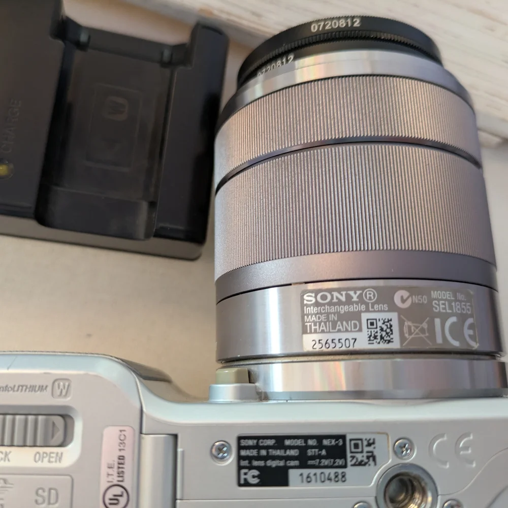 Sony NEX-3 Silver Camera with 16mm Lens